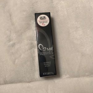 Makeover Essentials shimmer powder brush